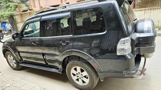 Mitusbishi pajero 2006 Black