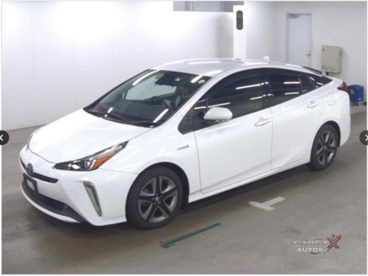 TOYOTA PRIUS 2019(S-TOURING SELECTION)