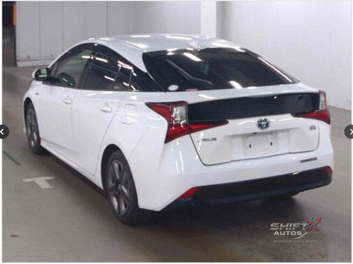 TOYOTA PRIUS 2019(S-TOURING SELECTION)